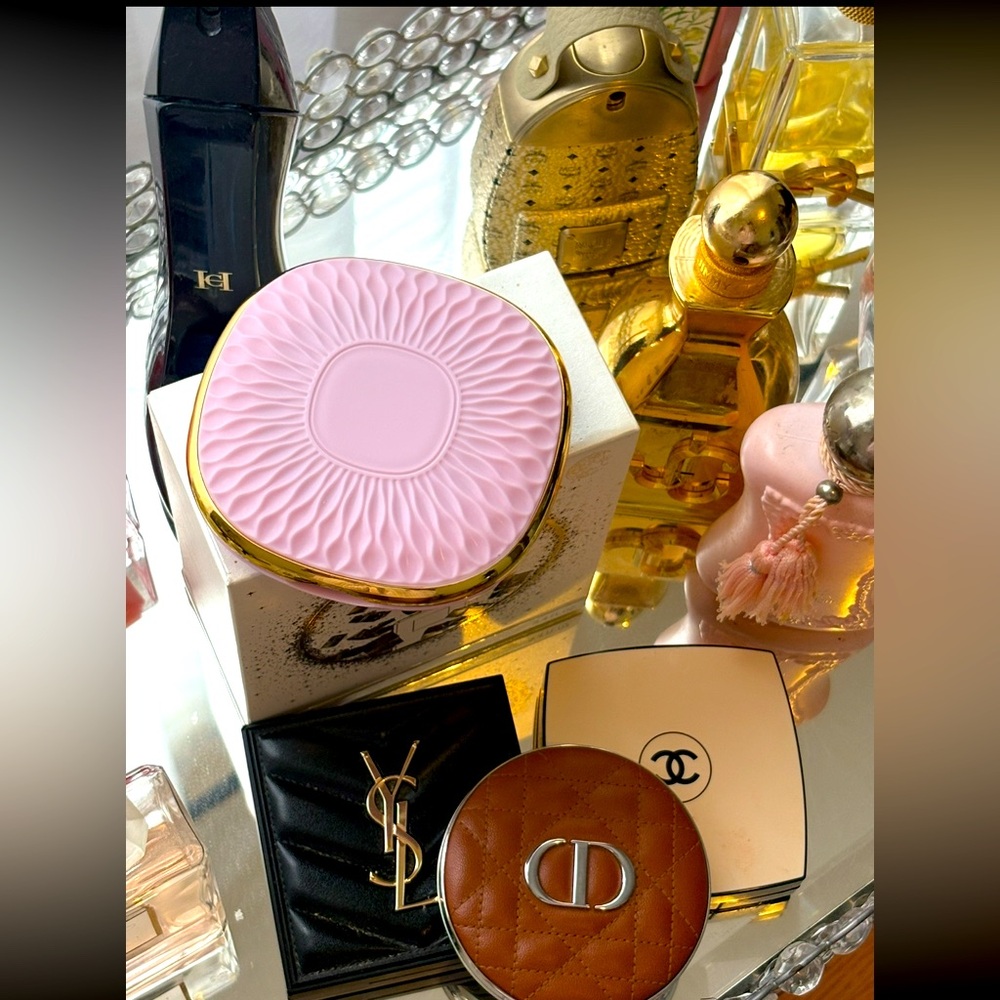 She’s So Sassy 💁‍♀️ Mirror 🌸